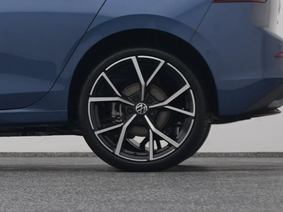 1.5 eHybrid Life Edition | CAMERA | ADAPTIVE | STOEL- EN STUURVERW.