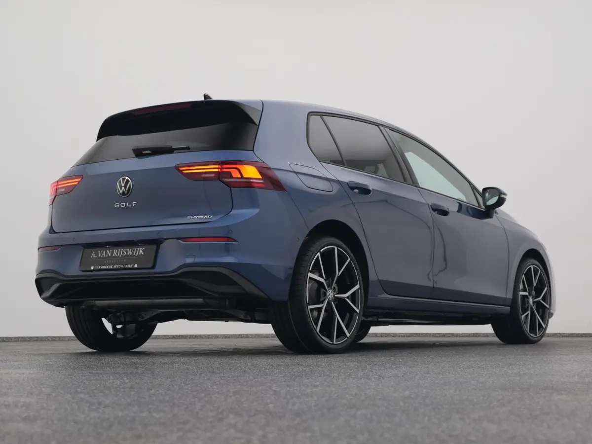 1.5 eHybrid Life Edition | CAMERA | ADAPTIVE | STOEL- EN STUURVERW.