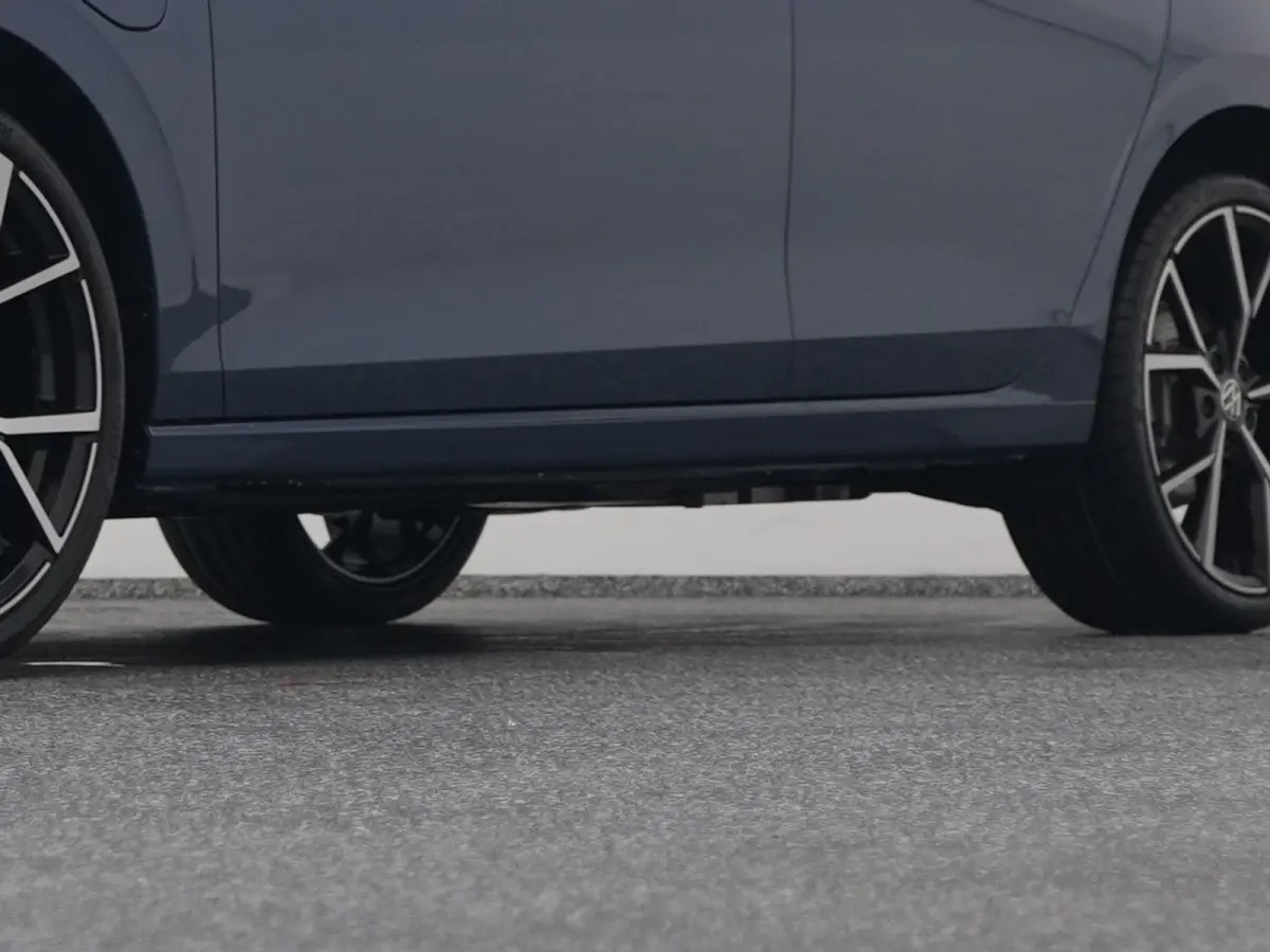 1.5 eHybrid Life Edition | CAMERA | ADAPTIVE | STOEL- EN STUURVERW.
