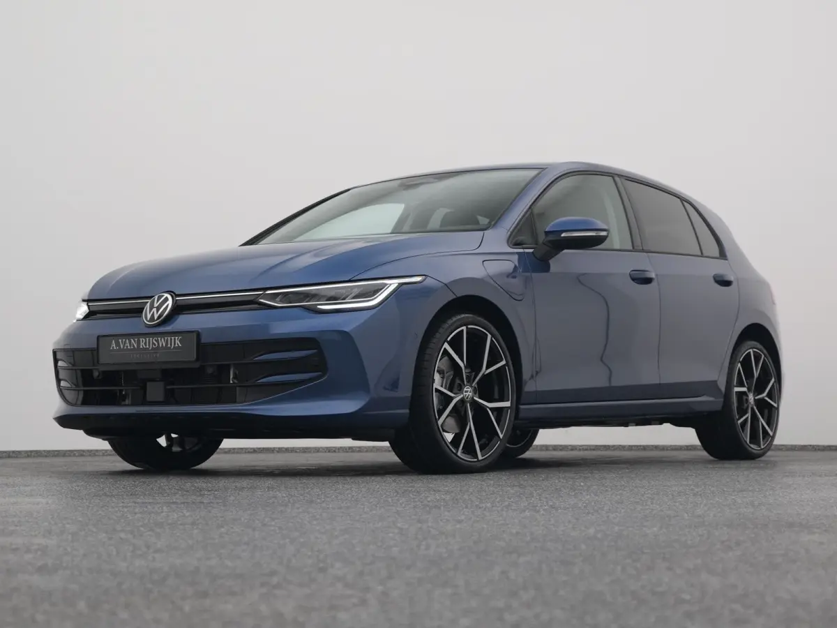 1.5 eHybrid Life Edition | CAMERA | ADAPTIVE | STOEL- EN STUURVERW.