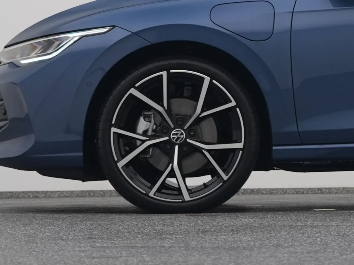 1.5 eHybrid Life Edition | CAMERA | ADAPTIVE | STOEL- EN STUURVERW.