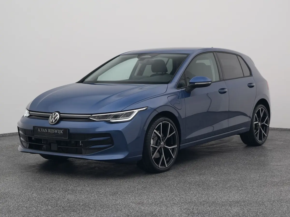1.5 eHybrid Life Edition | CAMERA | ADAPTIVE | STOEL- EN STUURVERW.