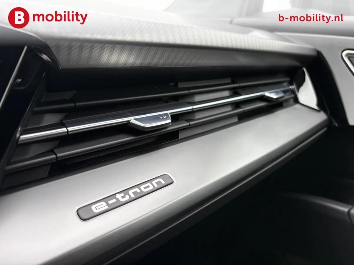 40 Launch edition Advanced 77 kWh Warmtepomp NL Auto! | Head-Up | Achteruitrijcamera | Adaptive Cruise Control | Apple CarPlay