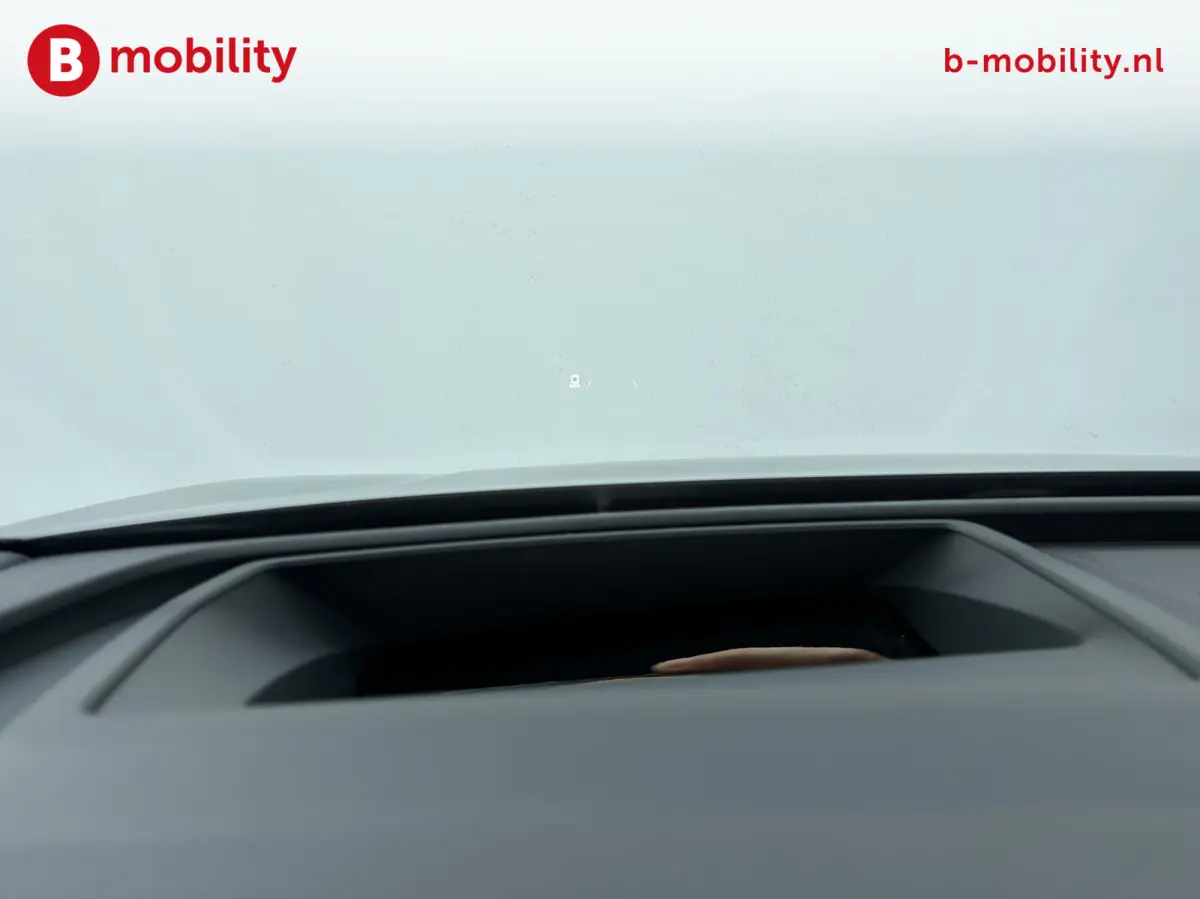 40 Launch edition Advanced 77 kWh Warmtepomp NL Auto! | Head-Up | Achteruitrijcamera | Adaptive Cruise Control | Apple CarPlay