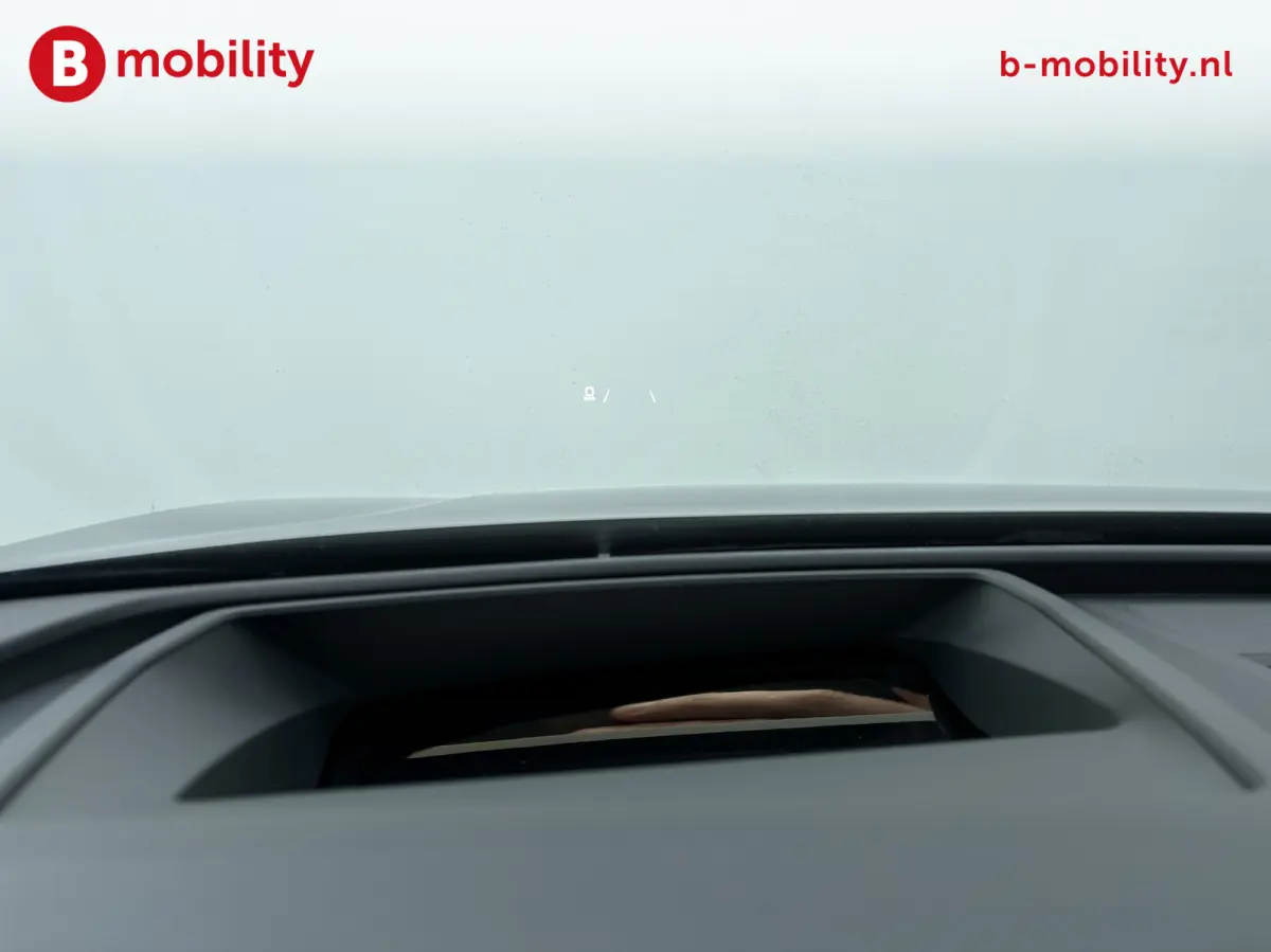 40 Launch edition Advanced 77 kWh Warmtepomp NL Auto! | Head-Up | Achteruitrijcamera | Adaptive Cruise Control | Apple CarPlay