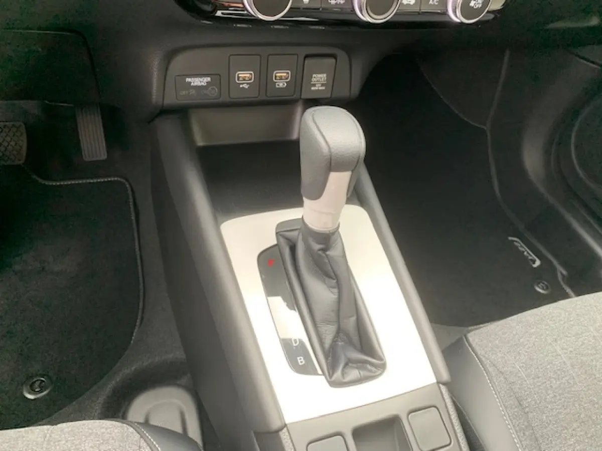 1.5 e:HEV Elegance, automaat, 6357 KM ! .