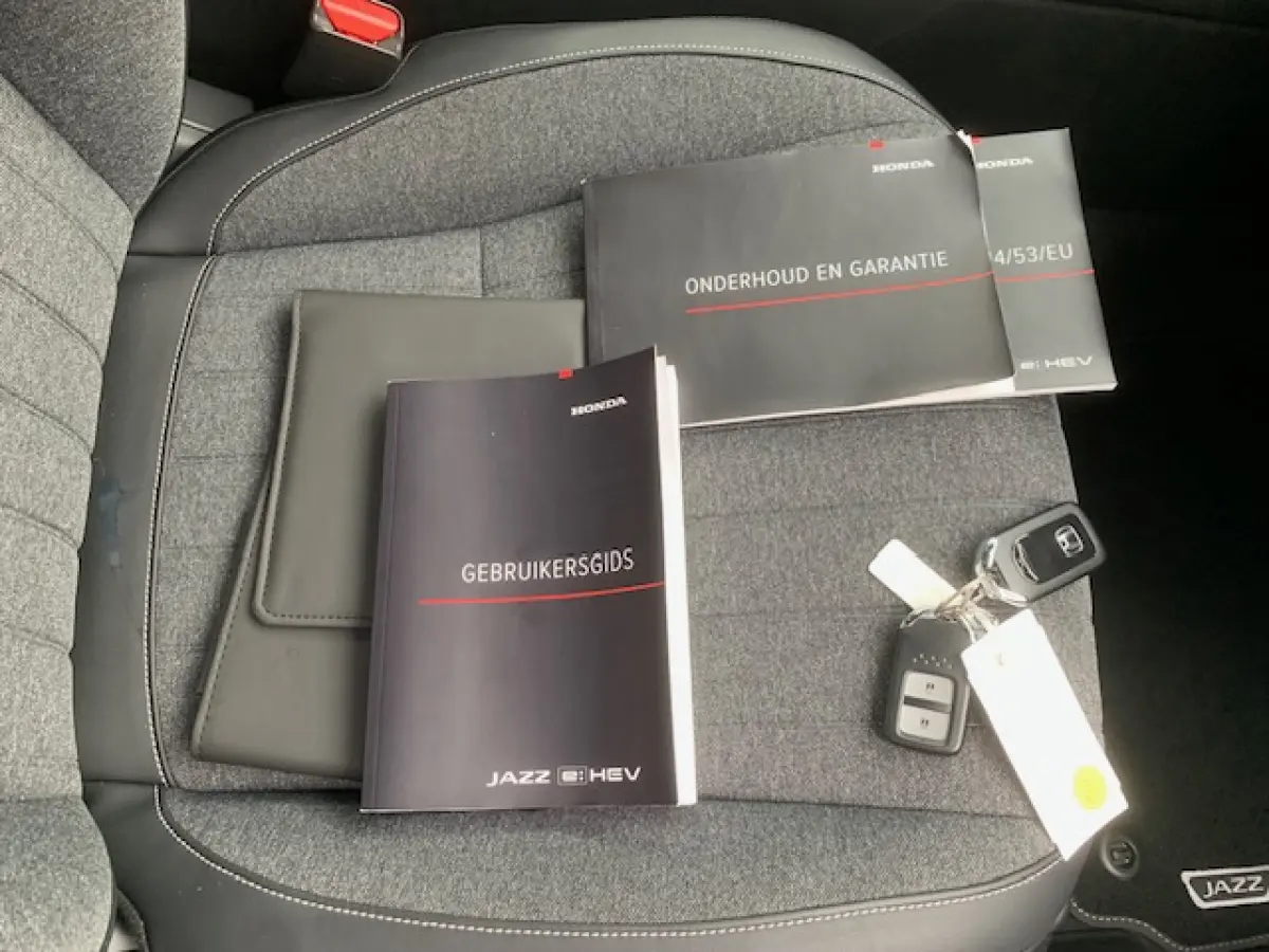 1.5 e:HEV Elegance, automaat, 6357 KM ! .