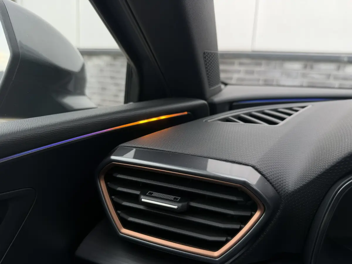 1.4 e-Hybrid VZ 245PK | Sfeerverlichting | Camera | Carplay | LED |
