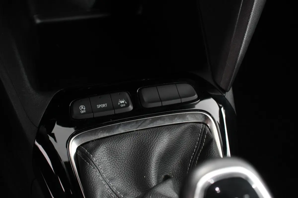 1.2 Turbo 100pk GS Line Opel Corsa 1.2 GS Line  Navigatie  Apple Carplay/Android Auto  Climate Control  Cruise Control  Lichtmetalen velgen  Sportstoelen
