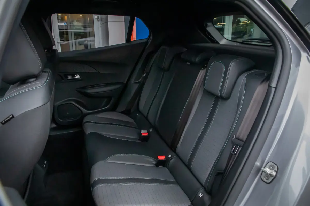 EV Allure 50 kWh | Cruise control | Parkeersensor achter | Lane Asist | Apple Carplay/Android Auto | | Apple Carplay/Android Auto|telefoonintegratie premium | Cruise control | Parkeersensor 