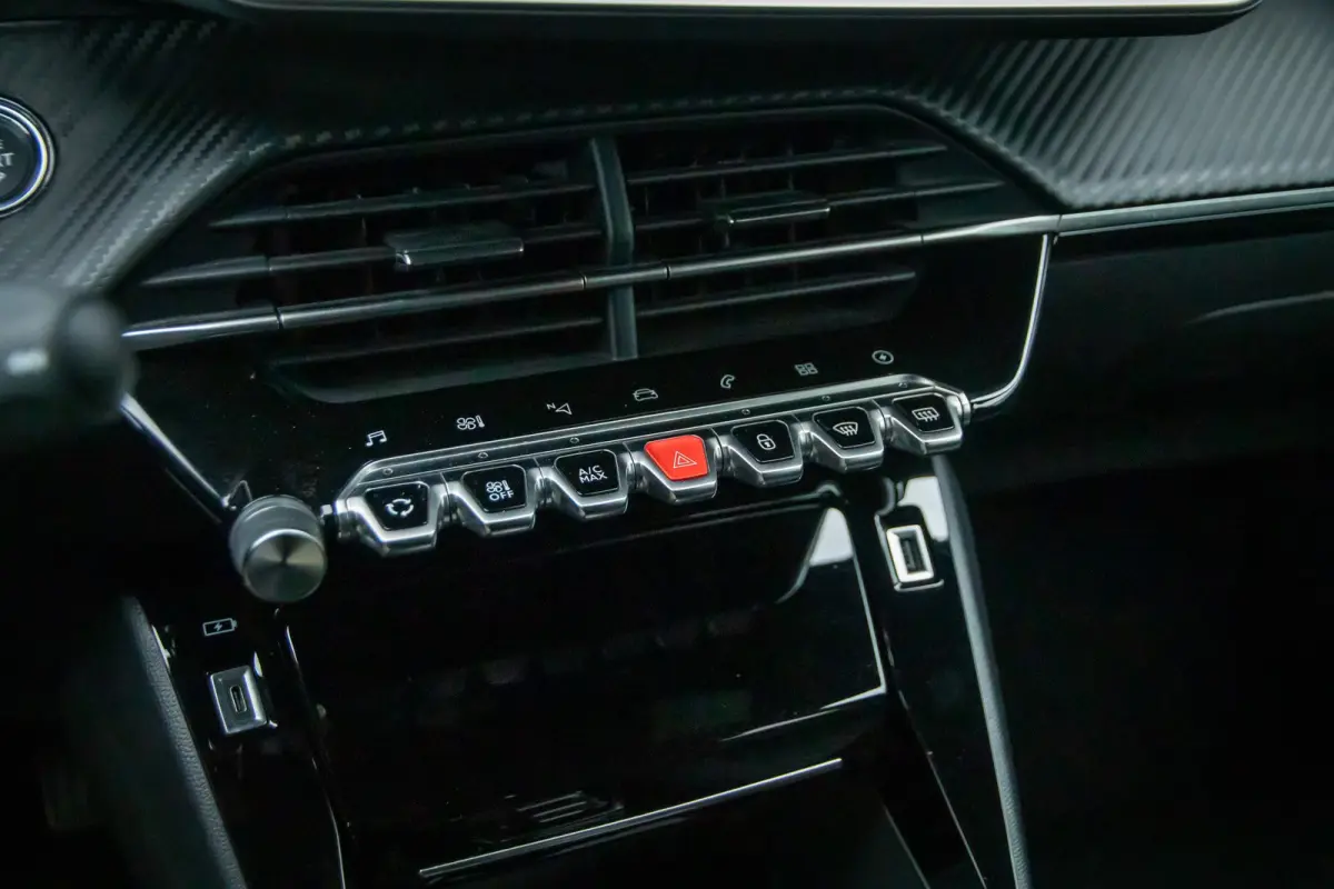 EV Allure 50 kWh | Cruise control | Parkeersensor achter | Lane Asist | Apple Carplay/Android Auto | | Apple Carplay/Android Auto|telefoonintegratie premium | Cruise control | Parkeersensor 