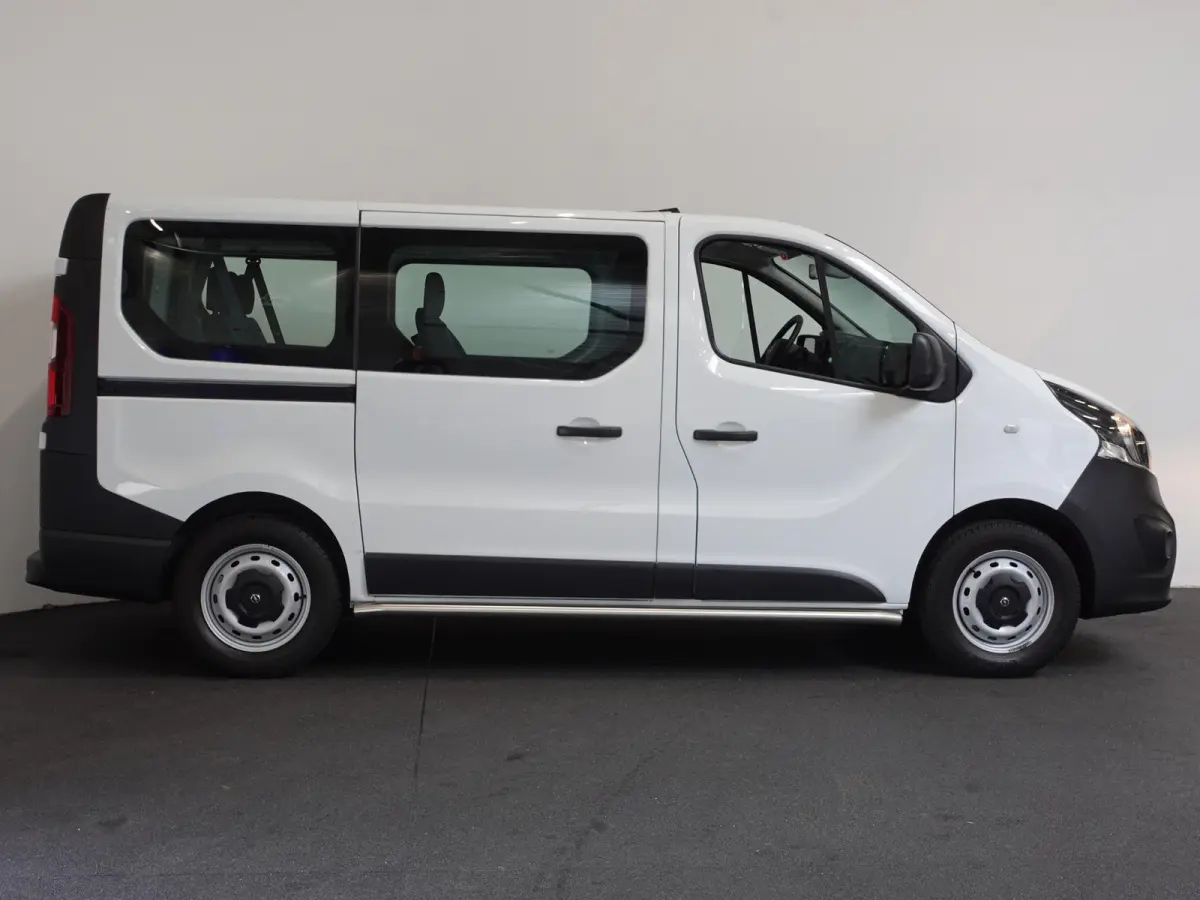 1.6 CDTI L1H1 9persoons PERSONENBUS Opel Vivaro Combi 1.6 CDTI L1H1 9-PERSOONS Personenbus Incl. BTW/Bpm Airco Bluetooth