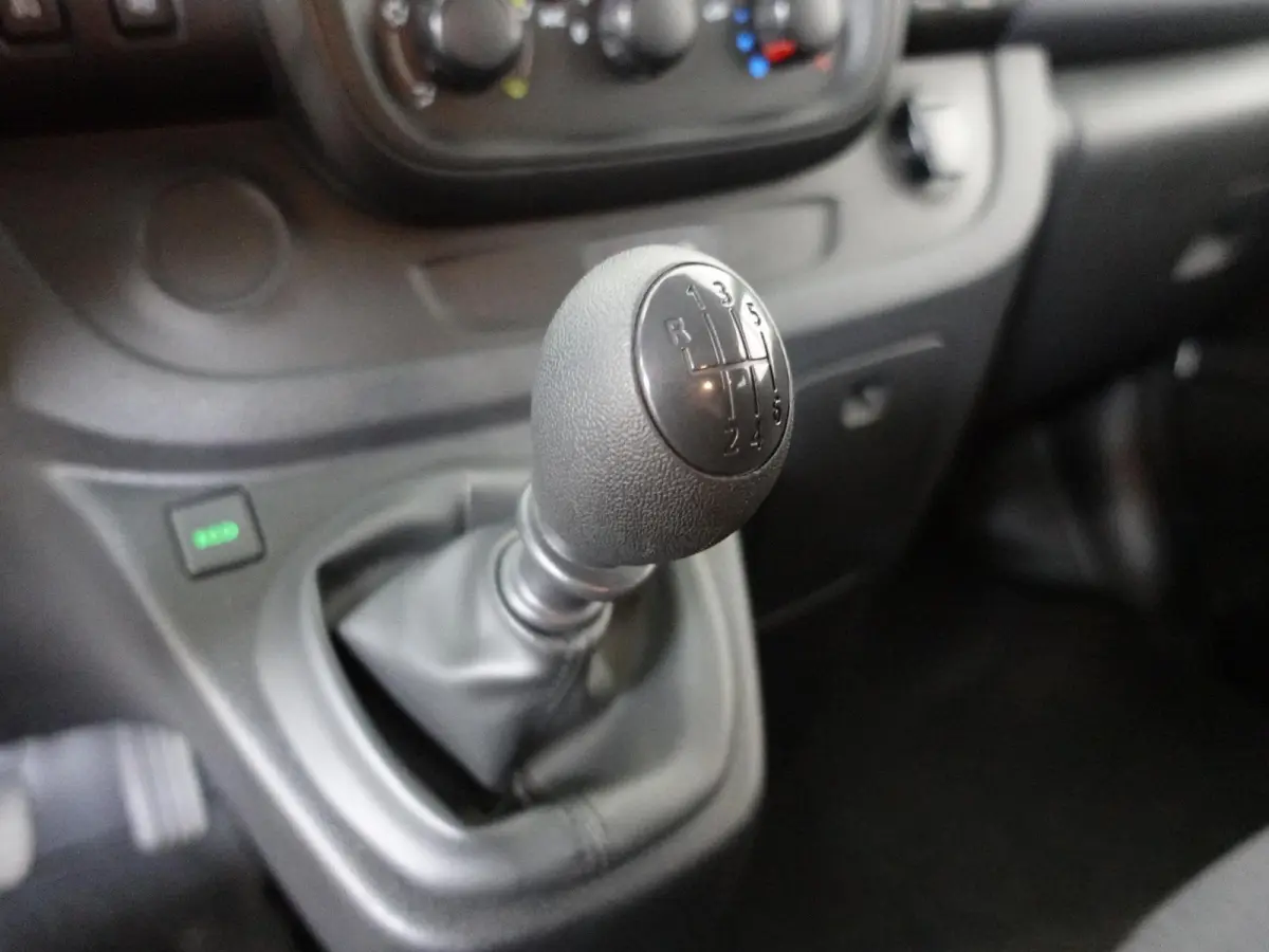 1.6 CDTI L1H1 9persoons PERSONENBUS Opel Vivaro Combi 1.6 CDTI L1H1 9-PERSOONS Personenbus Incl. BTW/Bpm Airco Bluetooth