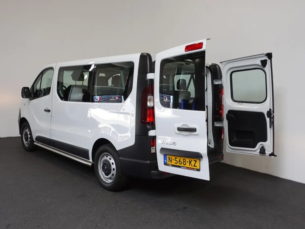 1.6 CDTI L1H1 9persoons PERSONENBUS Opel Vivaro Combi 1.6 CDTI L1H1 9-PERSOONS Personenbus Incl. BTW/Bpm Airco Bluetooth