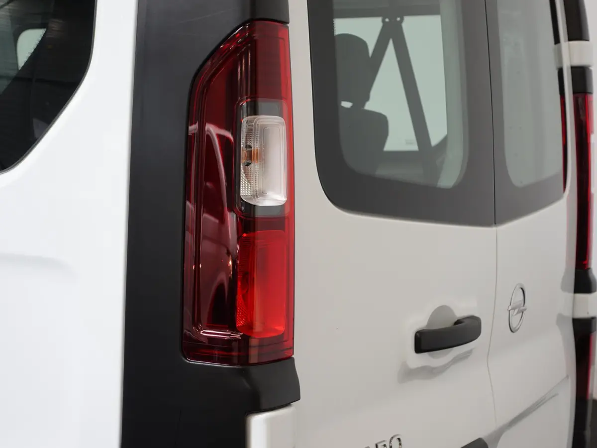 1.6 CDTI L1H1 9persoons PERSONENBUS Opel Vivaro Combi 1.6 CDTI L1H1 9-PERSOONS Personenbus Incl. BTW/Bpm Airco Bluetooth