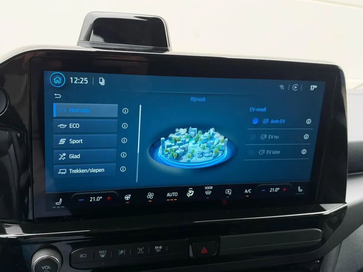 320 2.5 PHEV L2H1 DC Sport | Full LED | Assist pakket | Winterpakket | Trekhaak