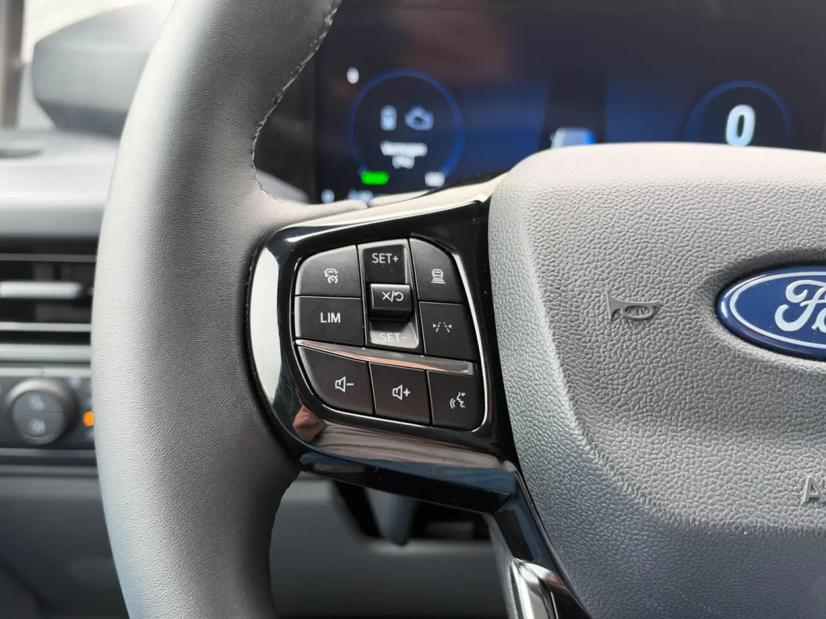 320 2.5 PHEV L2H1 DC Sport | Full LED | Assist pakket | Winterpakket | Trekhaak