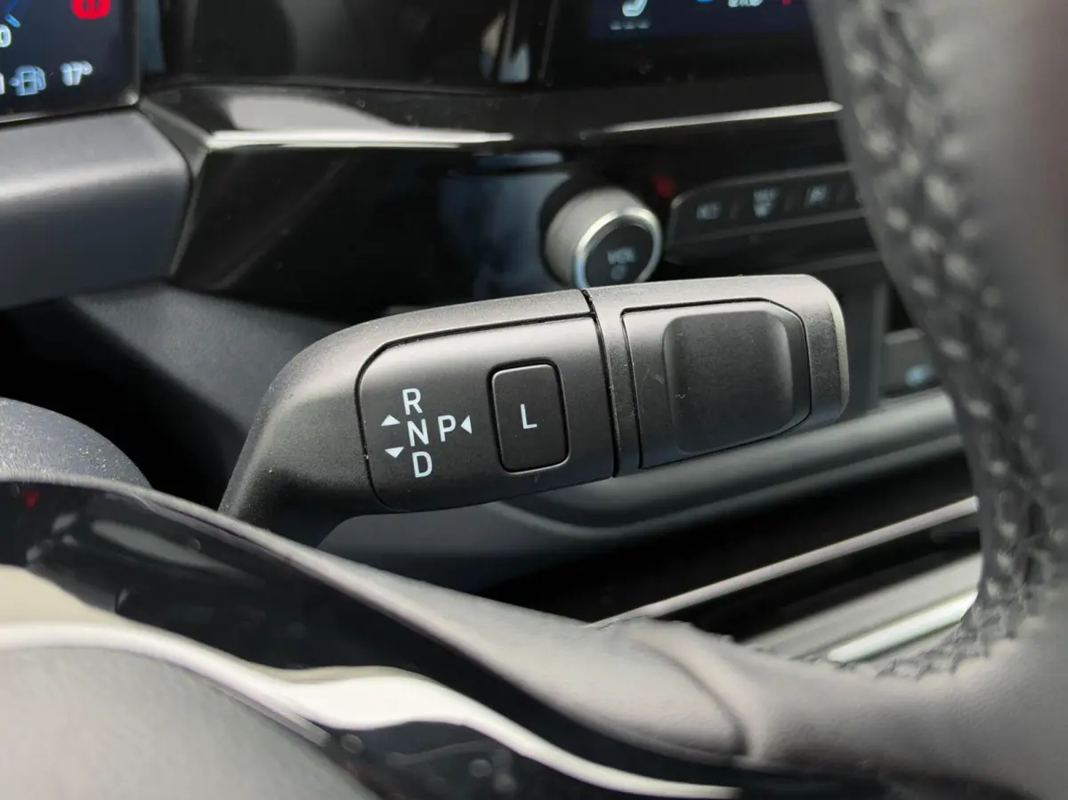 320 2.5 PHEV L2H1 DC Sport | Full LED | Assist pakket | Winterpakket | Trekhaak