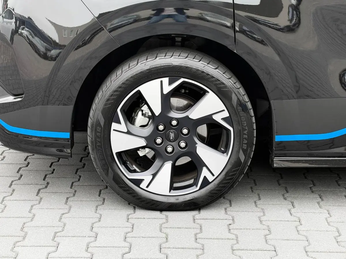 320 2.5 PHEV L2H1 DC Sport | Full LED | Assist pakket | Winterpakket | Trekhaak