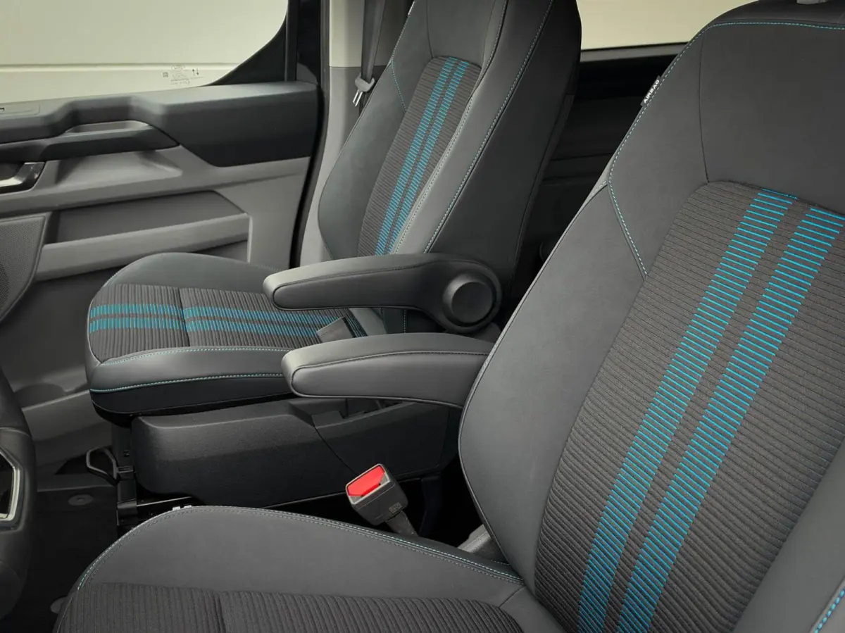 320 2.5 PHEV L2H1 DC Sport | Full LED | Assist pakket | Winterpakket | Trekhaak