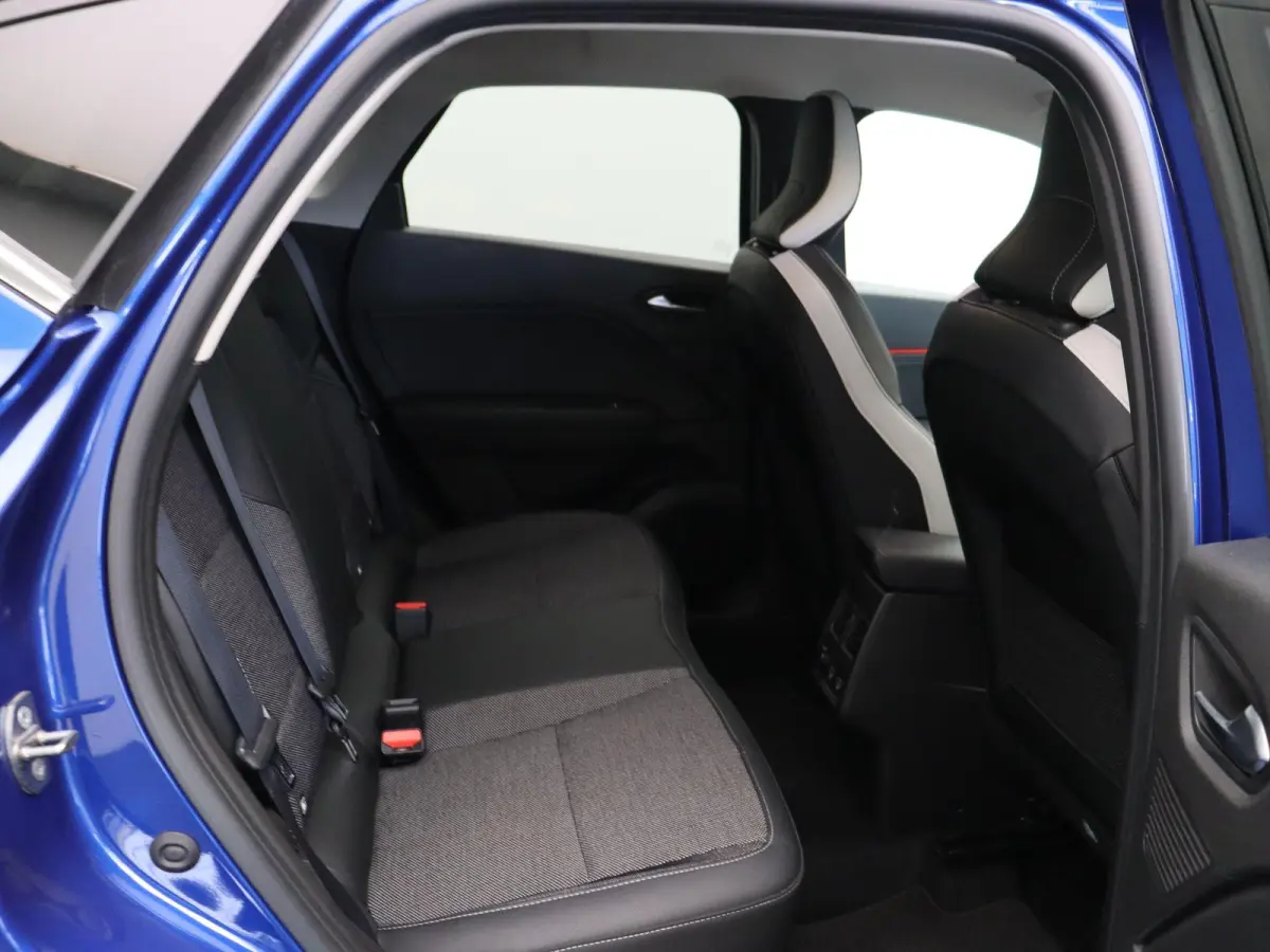 TCe 90pk techno | Dealer onderhouden | 360 Camera | Climate control | 18" Lichtmetaal | BOSE audio |