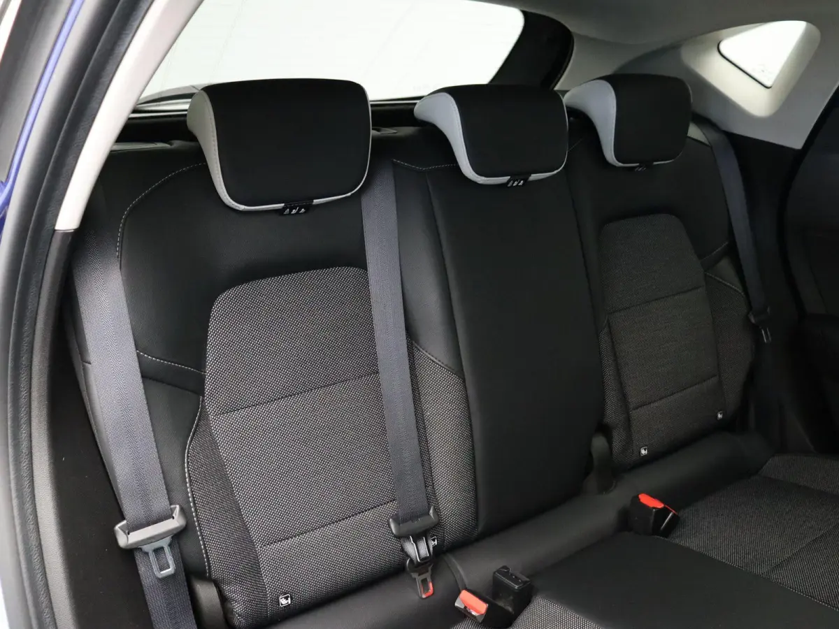 TCe 90pk techno | Dealer onderhouden | 360 Camera | Climate control | 18" Lichtmetaal | BOSE audio |