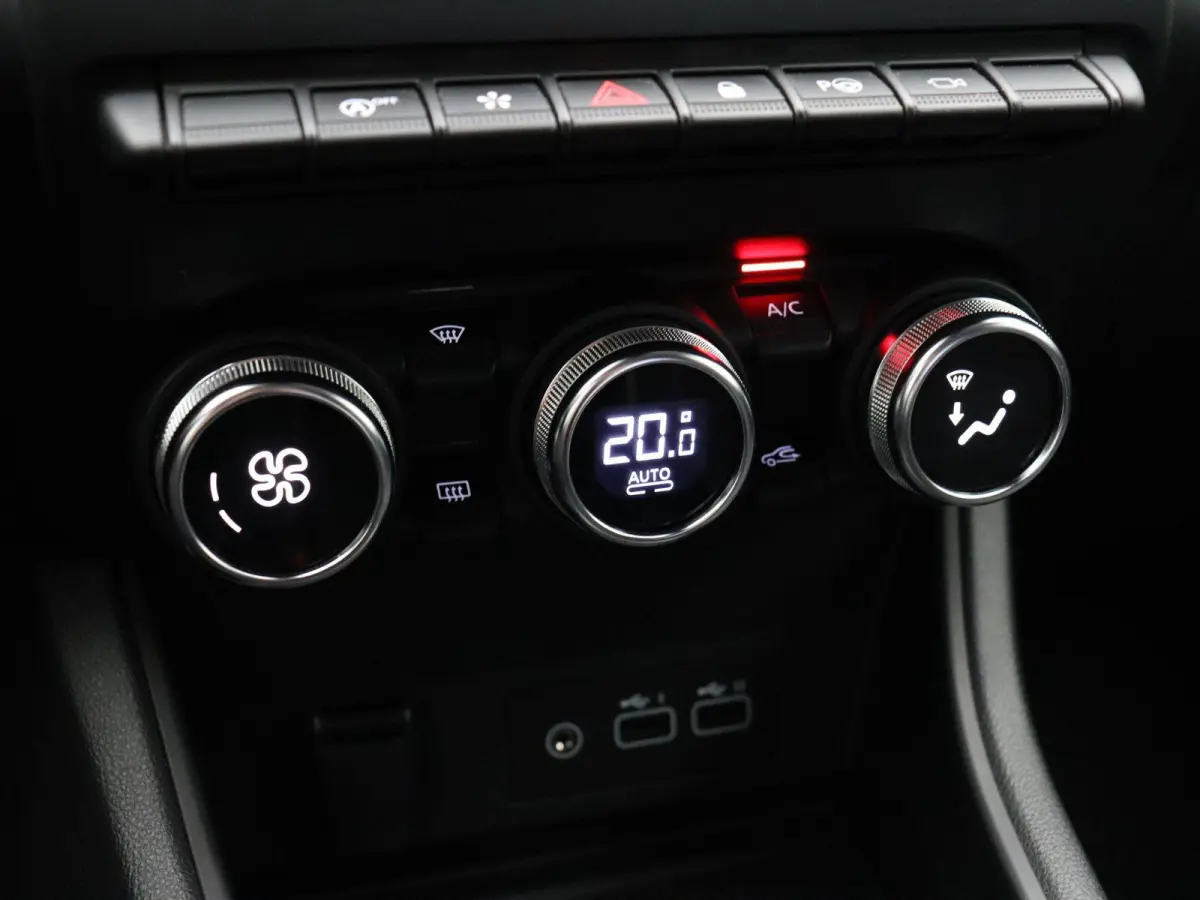 TCe 90pk techno | Dealer onderhouden | 360 Camera | Climate control | 18" Lichtmetaal | BOSE audio |