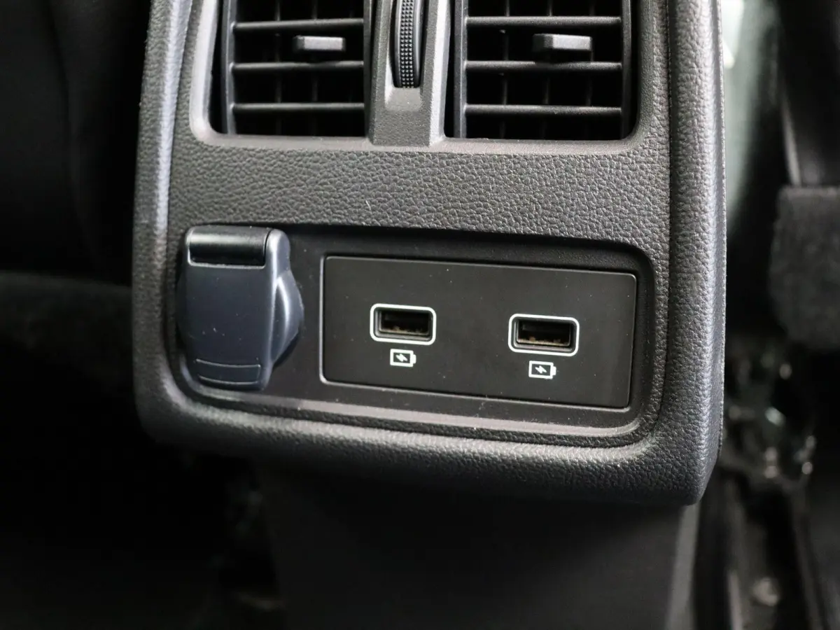 TCe 90pk techno | Dealer onderhouden | 360 Camera | Climate control | 18" Lichtmetaal | BOSE audio |