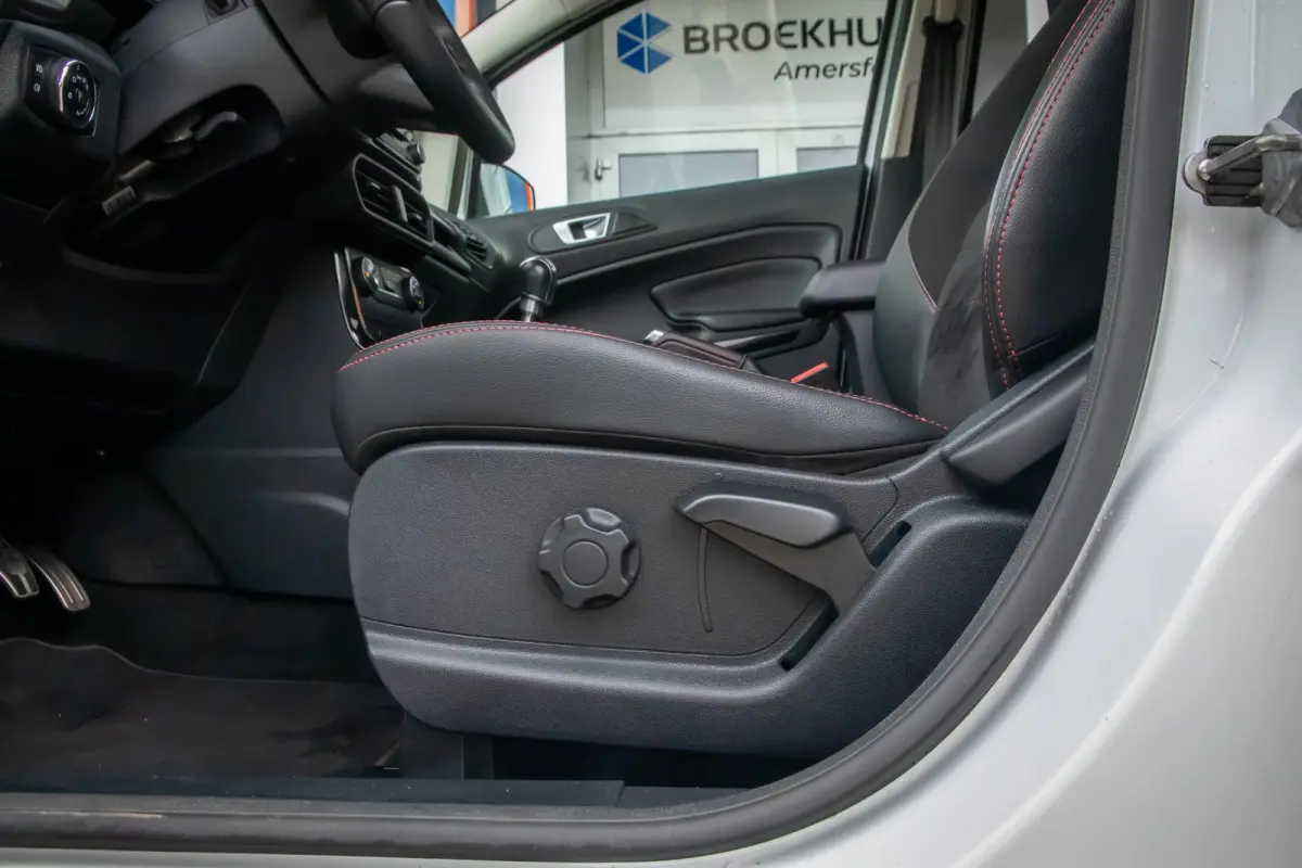 1.0 EcoBoost ST-Line Black | Cruise Control | Airco Automatisch Apple Carplay/Android Auto | | Apple Carplay/Android Auto|telefoonintegratie premium | Cruise control | Parkeersensor achter