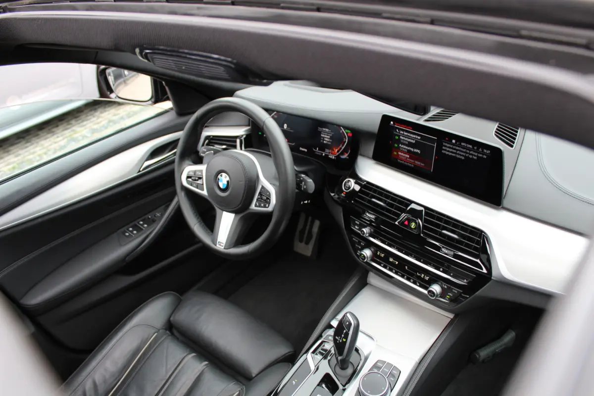 520i 184Pk High Executive Edition M-Sport | Trekhaak | Panoramadak