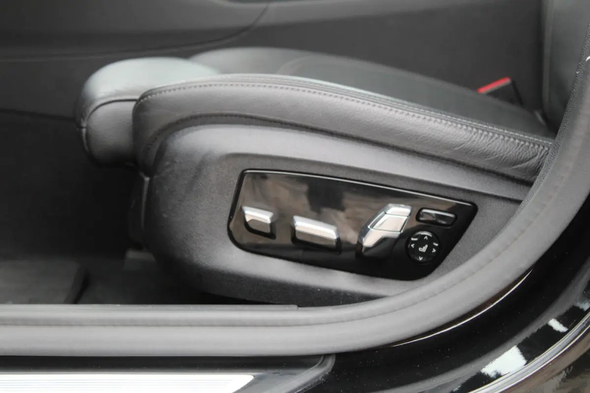 520i 184Pk High Executive Edition M-Sport | Trekhaak | Panoramadak