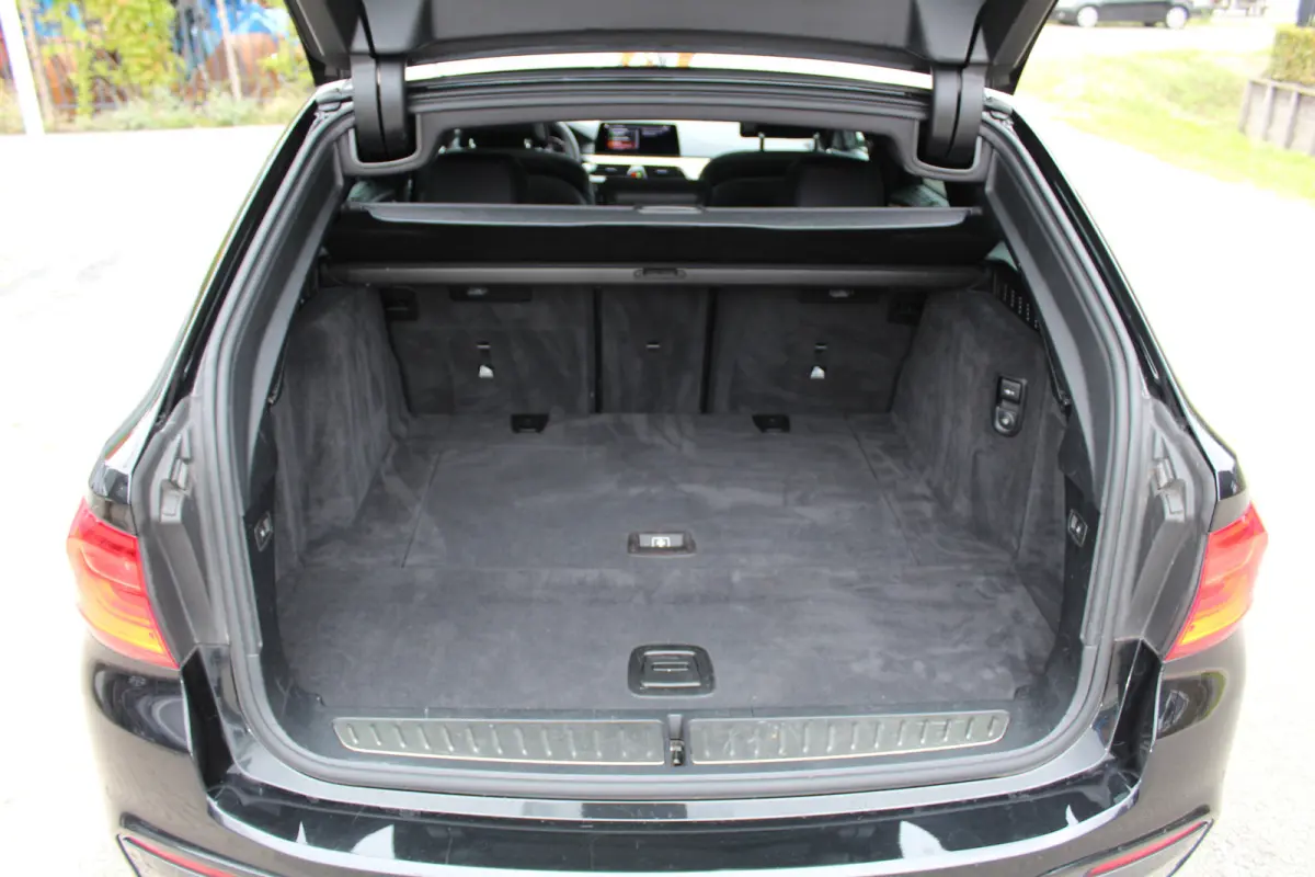 520i 184Pk High Executive Edition M-Sport | Trekhaak | Panoramadak