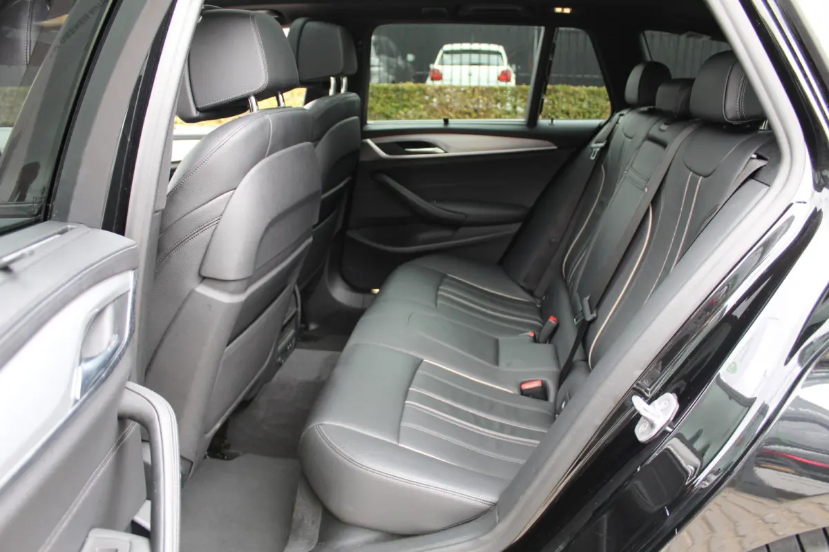 520i 184Pk High Executive Edition M-Sport | Trekhaak | Panoramadak