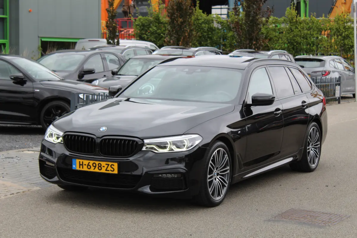 520i 184Pk High Executive Edition M-Sport | Trekhaak | Panoramadak