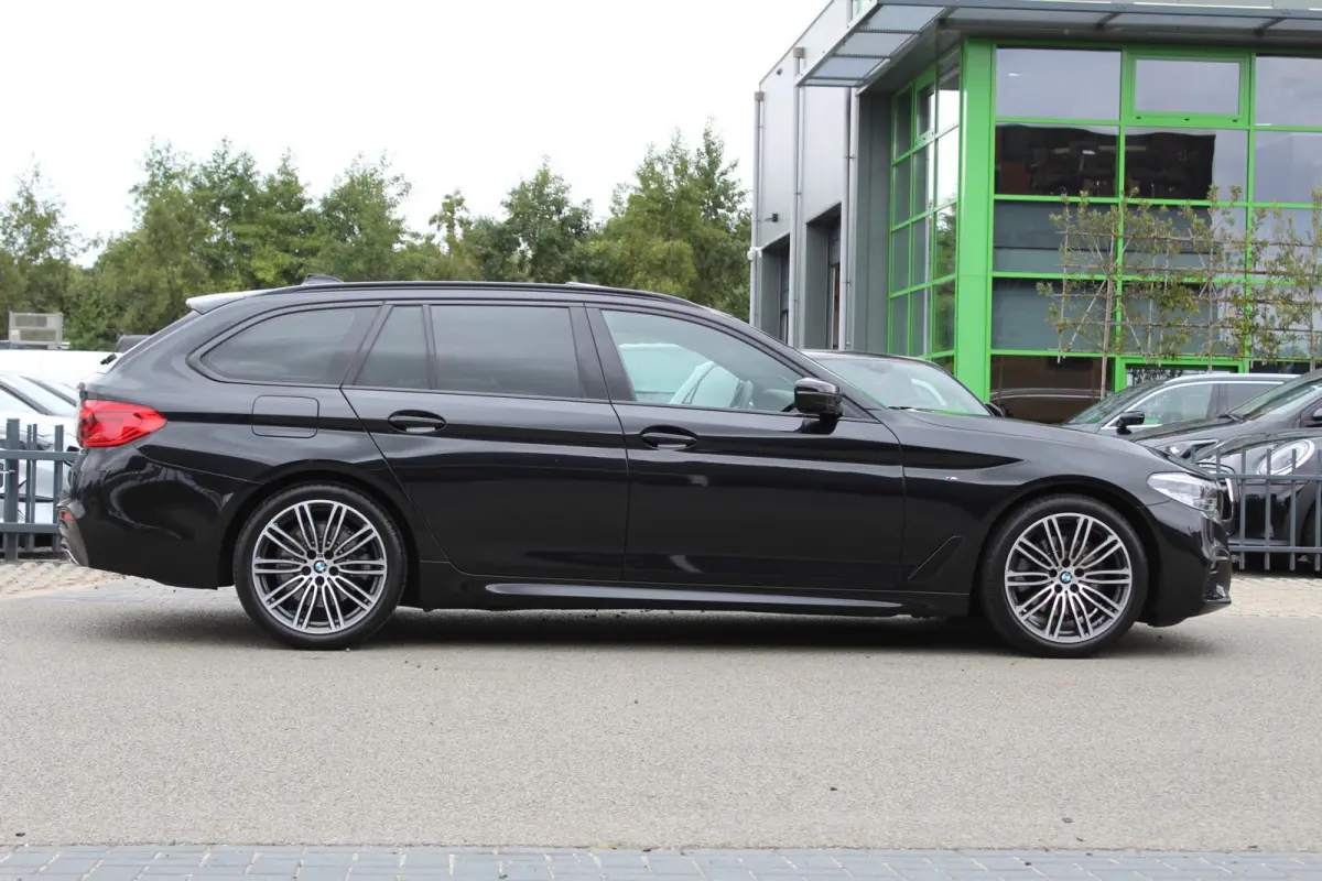 520i 184Pk High Executive Edition M-Sport | Trekhaak | Panoramadak