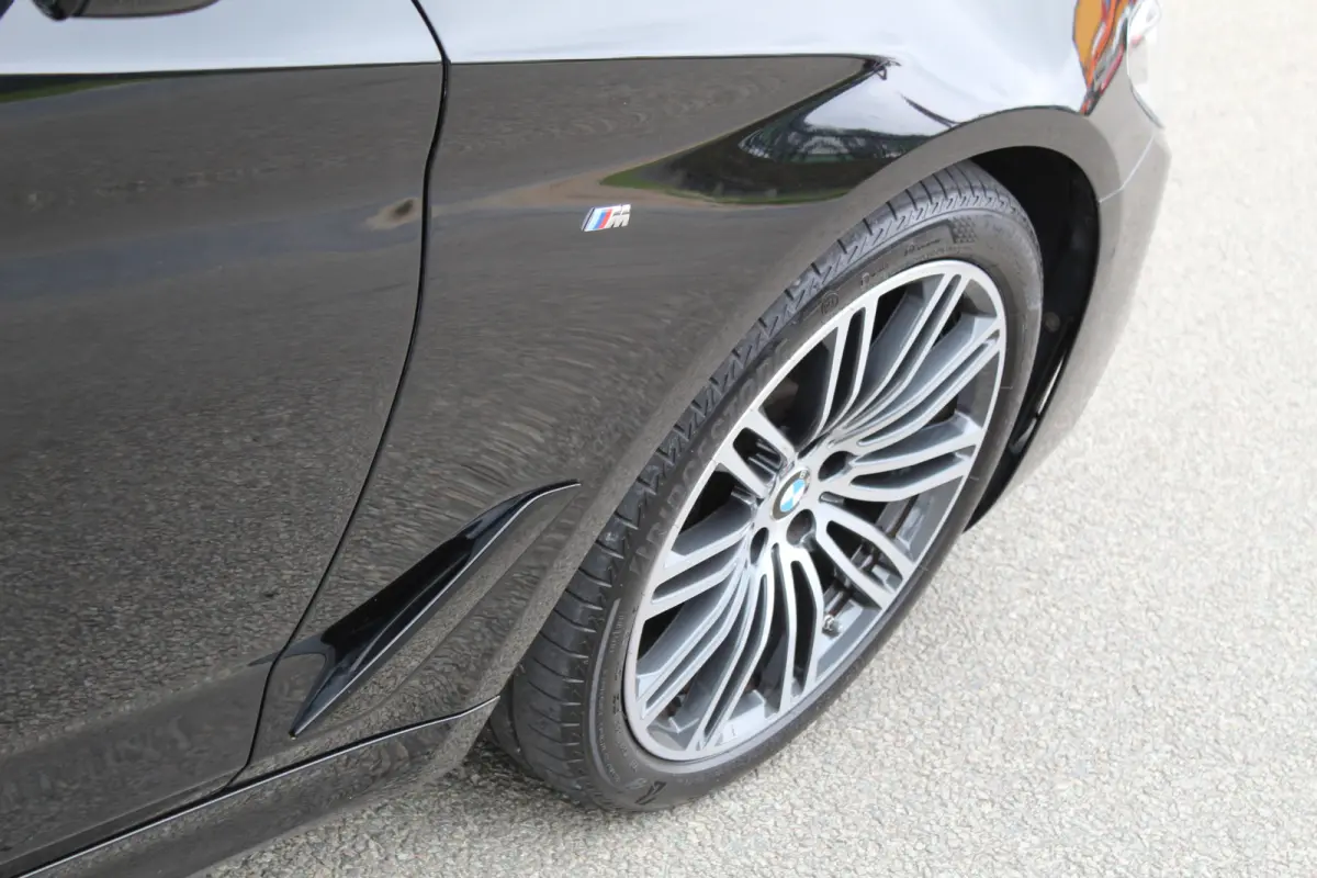 520i 184Pk High Executive Edition M-Sport | Trekhaak | Panoramadak