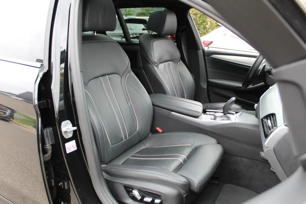 520i 184Pk High Executive Edition M-Sport | Trekhaak | Panoramadak