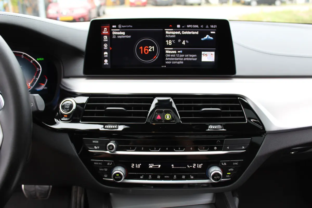 520i 184Pk High Executive Edition M-Sport | Trekhaak | Panoramadak