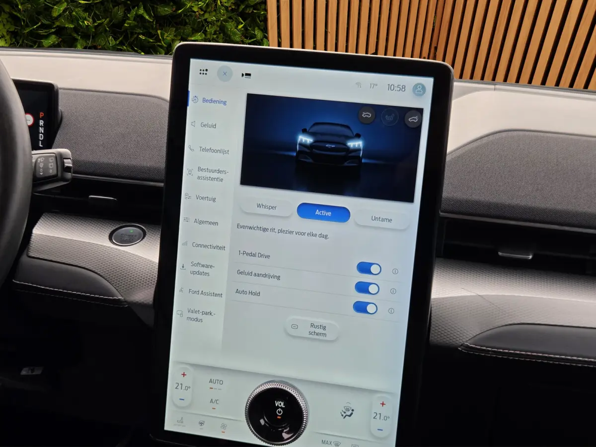 Ext. Range 98kWh | Draadloos Apple Carplay | Adapt. Cruise | BLIS | LED | Leer | 18''