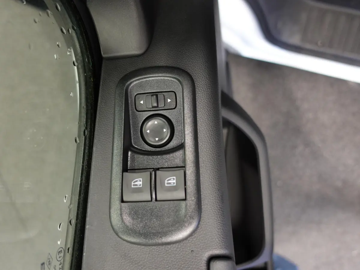 T33 2.3 dCi 135 L2H2 BPM VRIJ ! Trekhaak Navigatie Apple CarPlay Android Auto Parkeerhulp Cruise Control Airco