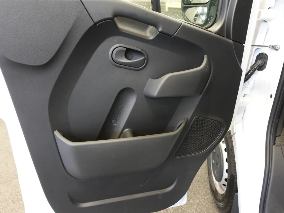 T33 2.3 dCi 135 L2H2 BPM VRIJ ! Trekhaak Navigatie Apple CarPlay Android Auto Parkeerhulp Cruise Control Airco