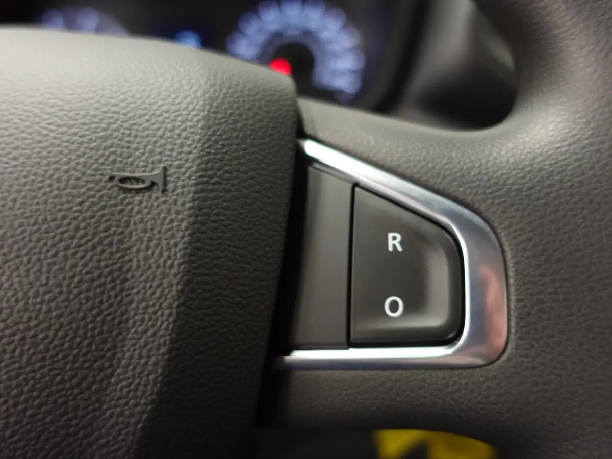 T33 2.3 dCi 135 L2H2 BPM VRIJ ! Trekhaak Navigatie Apple CarPlay Android Auto Parkeerhulp Cruise Control Airco