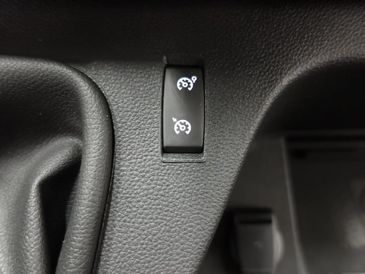 T33 2.3 dCi 135 L2H2 BPM VRIJ ! Trekhaak Navigatie Apple CarPlay Android Auto Parkeerhulp Cruise Control Airco