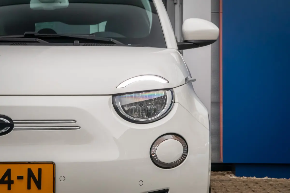 Icon 42 kWh | Achteruitrijcamera | Cruise Control | Keyless start | Parkeersensoren Voor/Achter | Stoelverwarming | Apple Carplay/Android Auto | Achteruitrijcamera | Apple Carplay/Android Au