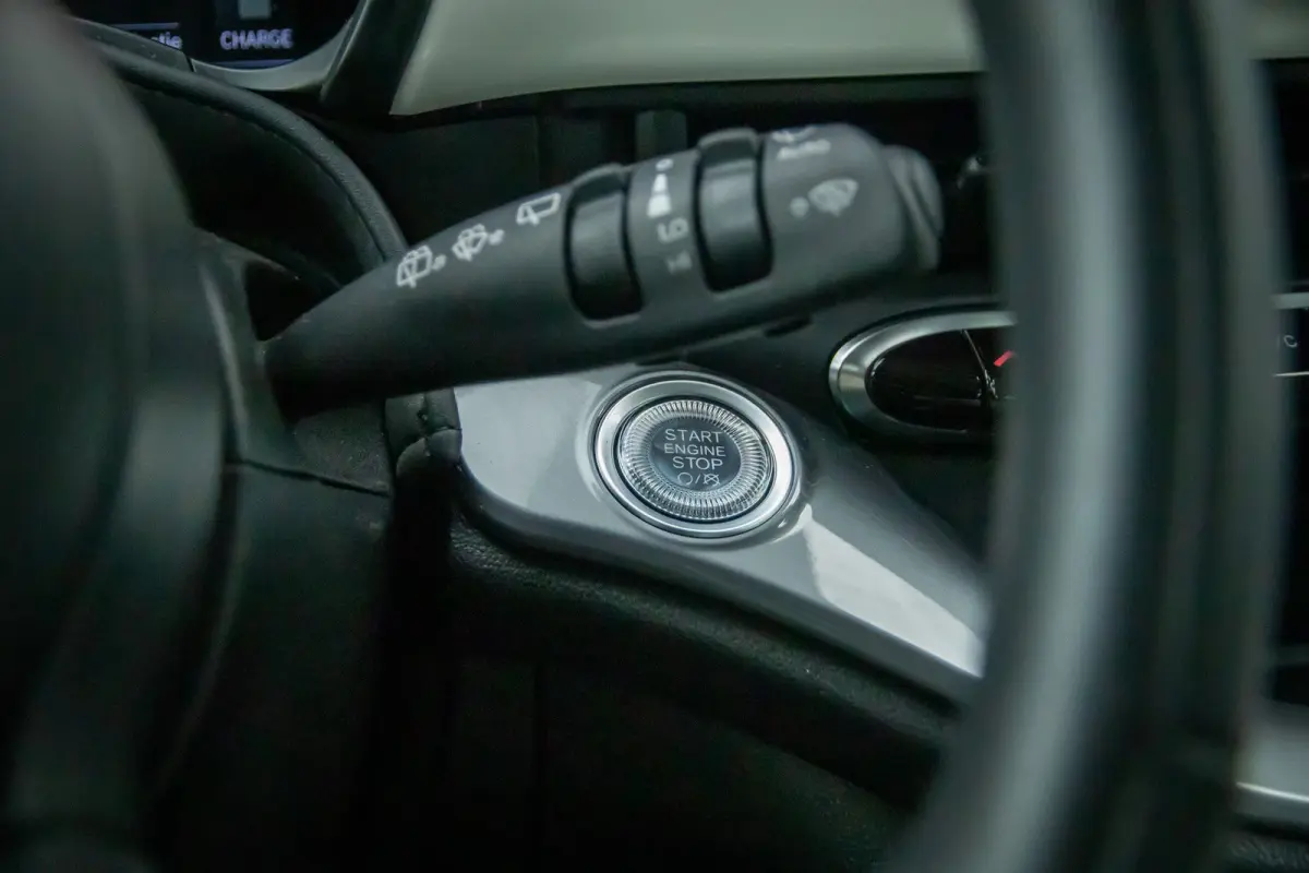 Icon 42 kWh | Achteruitrijcamera | Cruise Control | Keyless start | Parkeersensoren Voor/Achter | Stoelverwarming | Apple Carplay/Android Auto | Achteruitrijcamera | Apple Carplay/Android Au