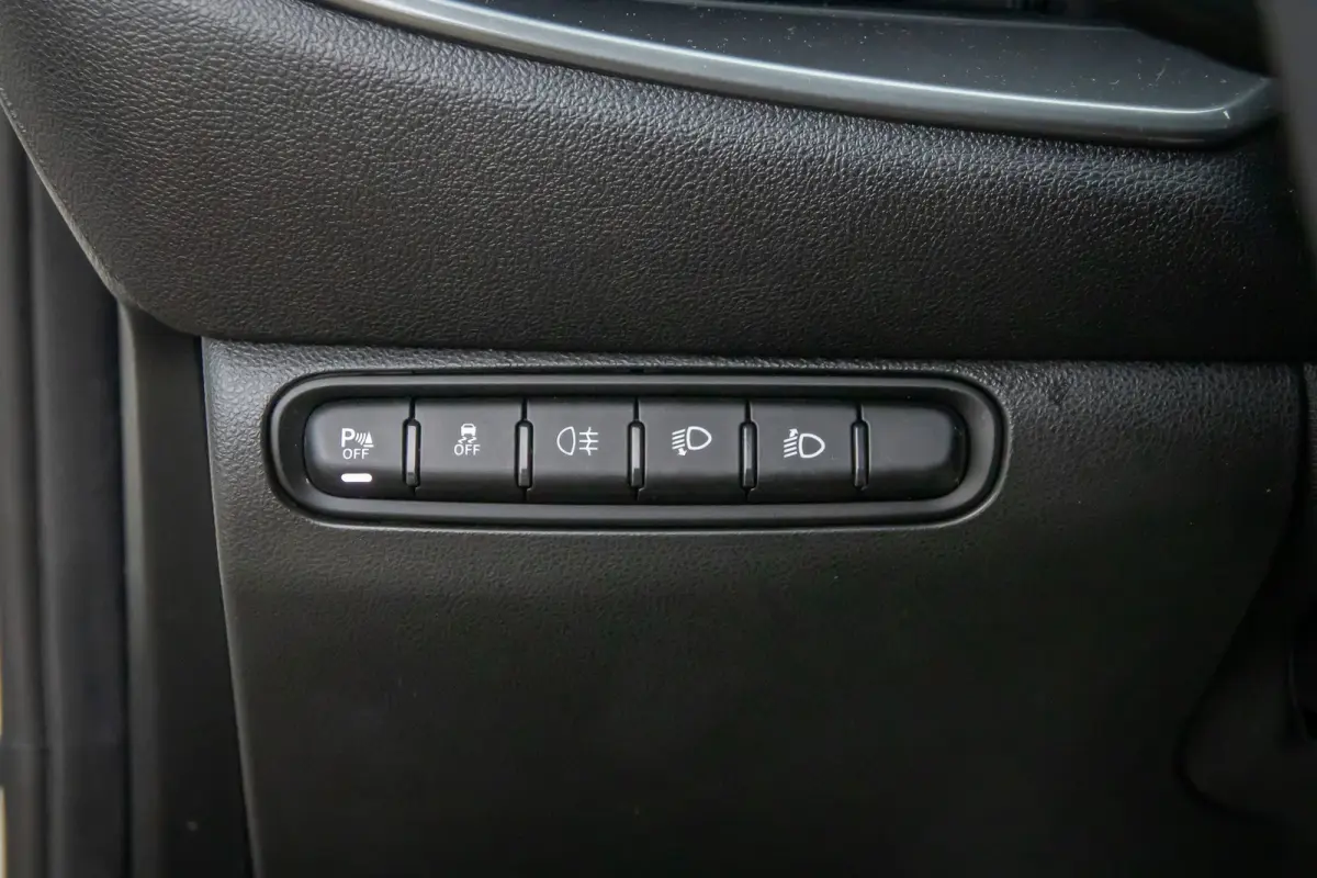 Icon 42 kWh | Achteruitrijcamera | Cruise Control | Keyless start | Parkeersensoren Voor/Achter | Stoelverwarming | Apple Carplay/Android Auto | Achteruitrijcamera | Apple Carplay/Android Au