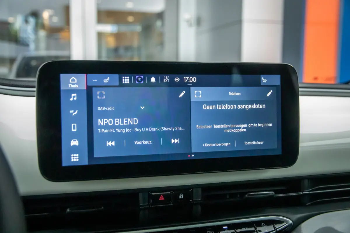 Icon 42 kWh | Achteruitrijcamera | Cruise Control | Keyless start | Parkeersensoren Voor/Achter | Stoelverwarming | Apple Carplay/Android Auto | Achteruitrijcamera | Apple Carplay/Android Au