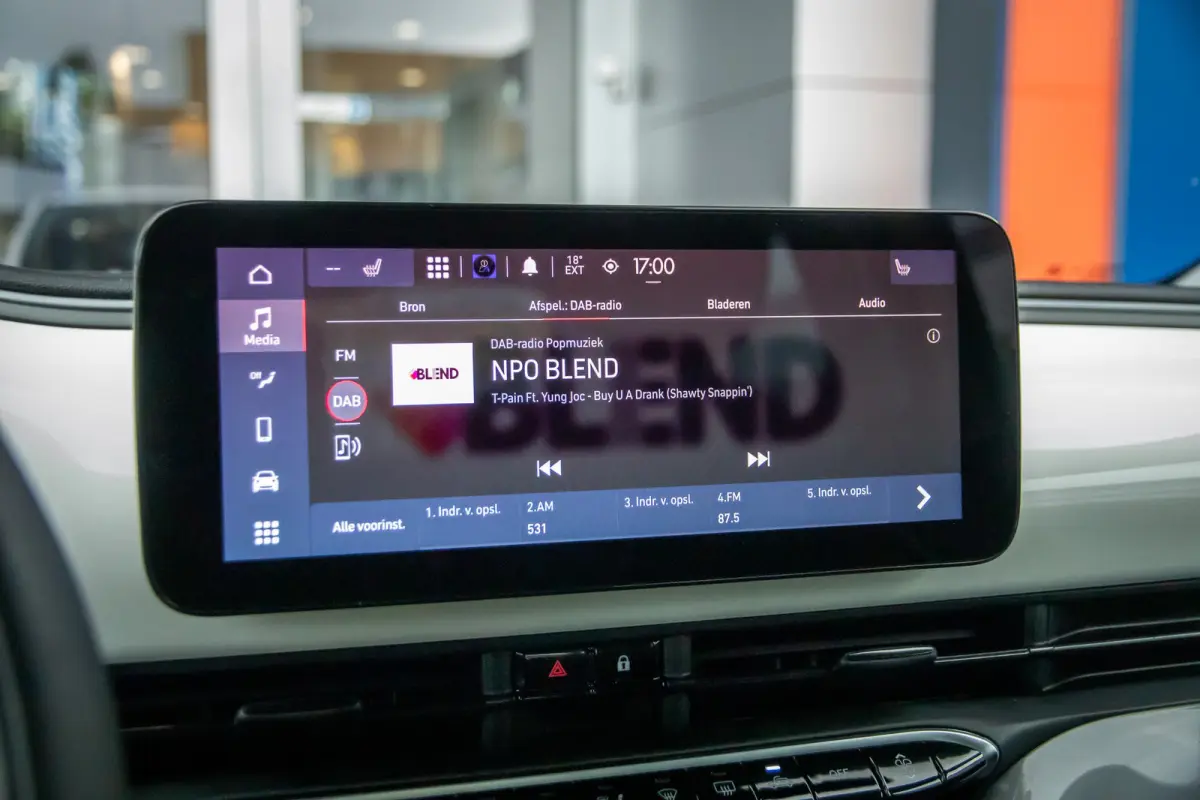 Icon 42 kWh | Achteruitrijcamera | Cruise Control | Keyless start | Parkeersensoren Voor/Achter | Stoelverwarming | Apple Carplay/Android Auto | Achteruitrijcamera | Apple Carplay/Android Au