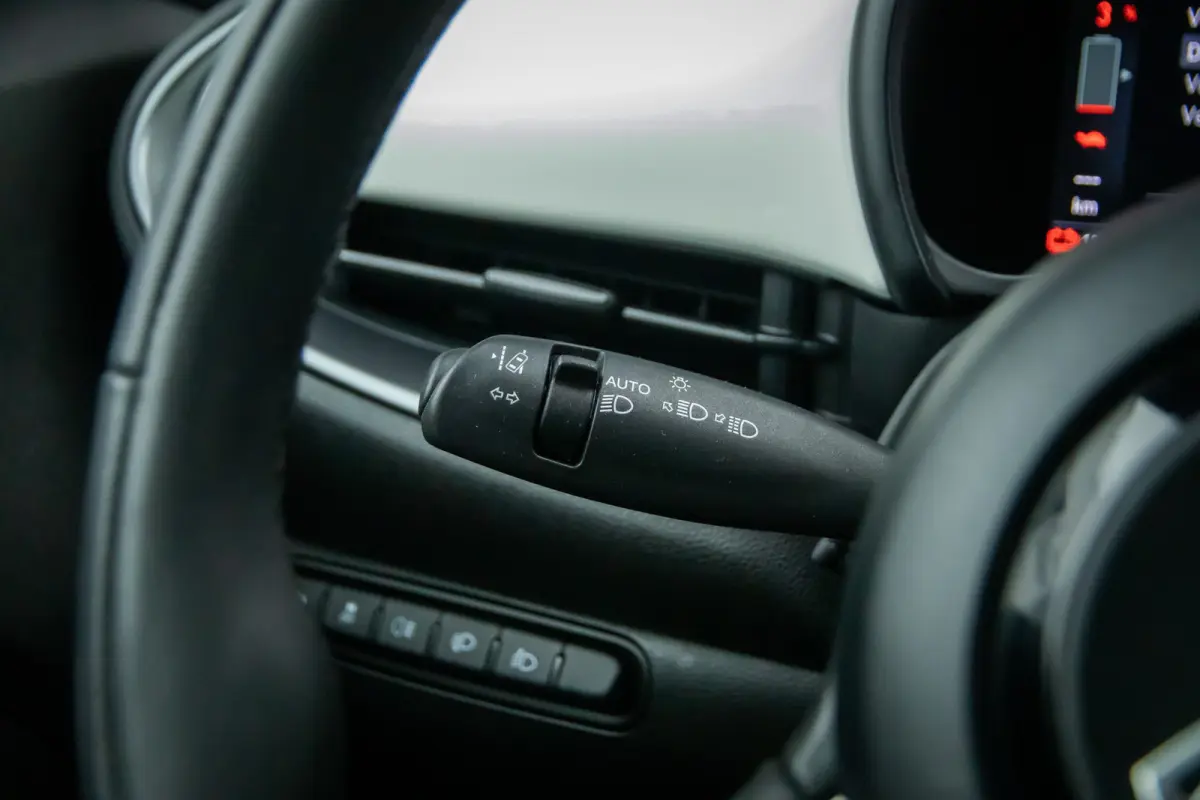 Icon 42 kWh | Achteruitrijcamera | Cruise Control | Keyless start | Parkeersensoren Voor/Achter | Stoelverwarming | Apple Carplay/Android Auto | Achteruitrijcamera | Apple Carplay/Android Au
