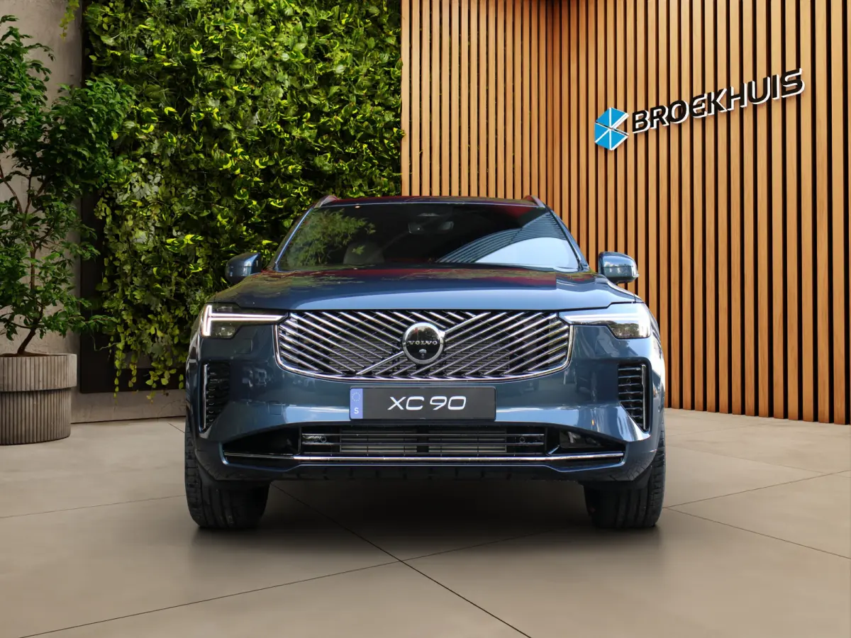 2.0 T8 AWD Recharge Ultra Bright | Full Option! | Luchtvering | Bowers&Wilkins | Panoramadak | Massage | Pilot Assist | 22" Velgen